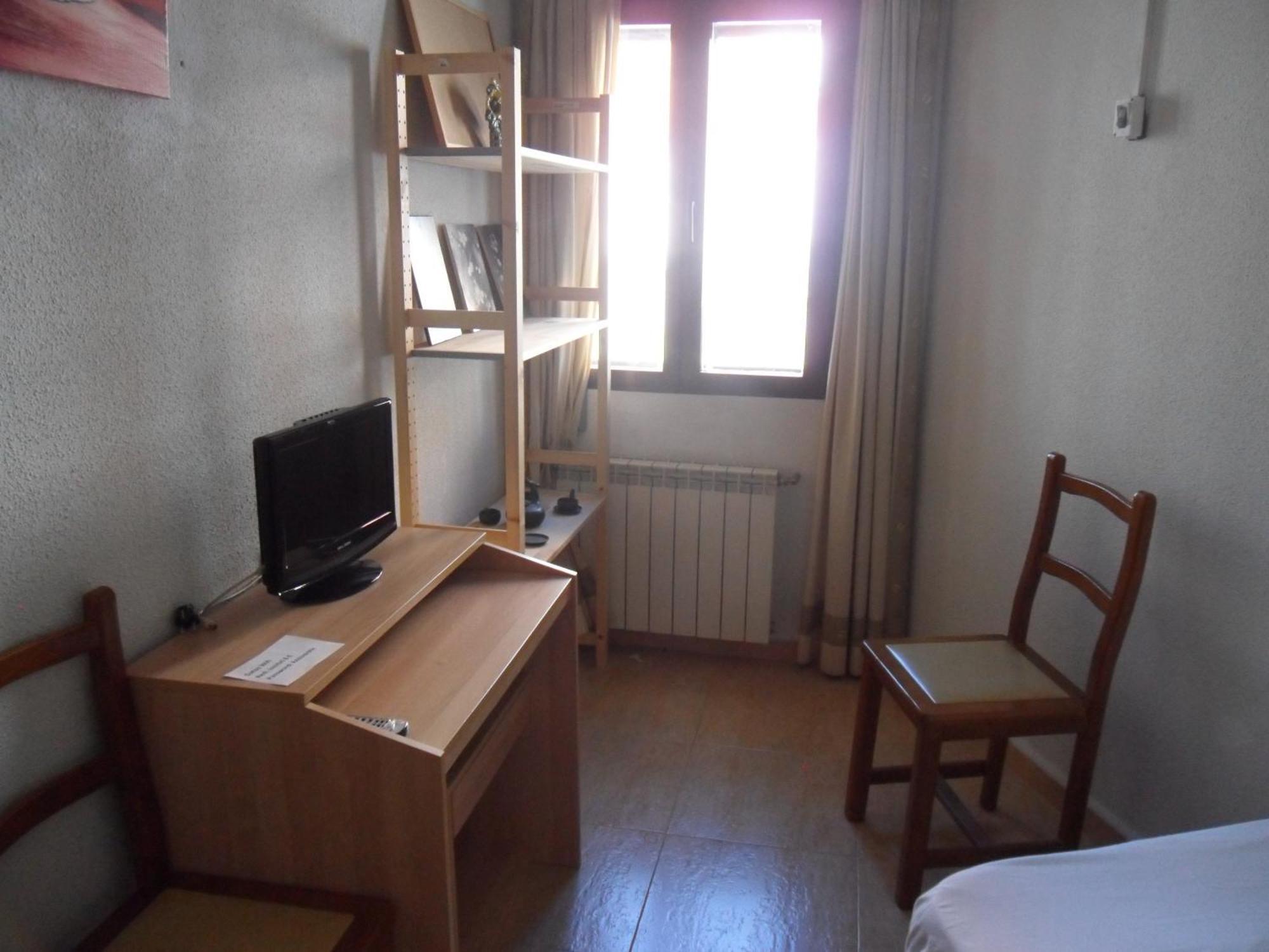 מדריד Hostal El Descanso מראה חיצוני תמונה