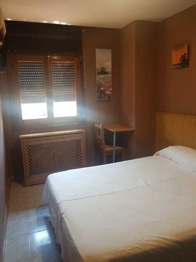 מדריד Hostal El Descanso מראה חיצוני תמונה